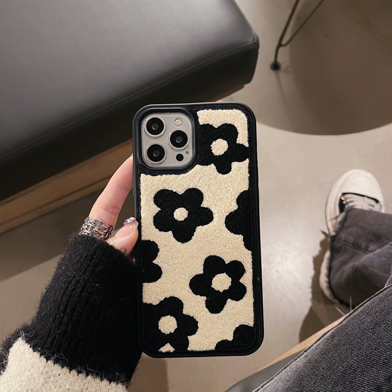 Las flores de felpa son adecuadas para fundas de teléfono móvil para damas en otoño e invierno.