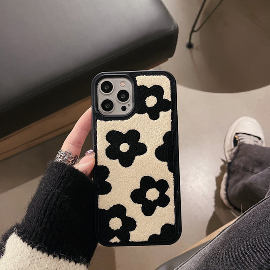 Las flores de felpa son adecuadas para fundas de teléfono móvil para damas en otoño e invierno.