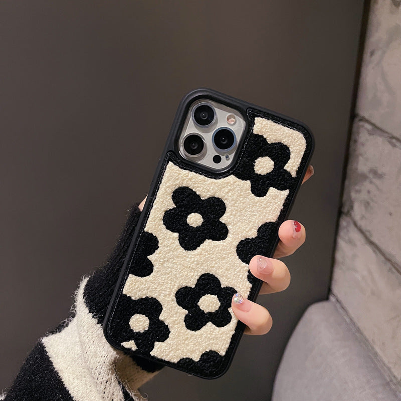 Las flores de felpa son adecuadas para fundas de teléfono móvil para damas en otoño e invierno.