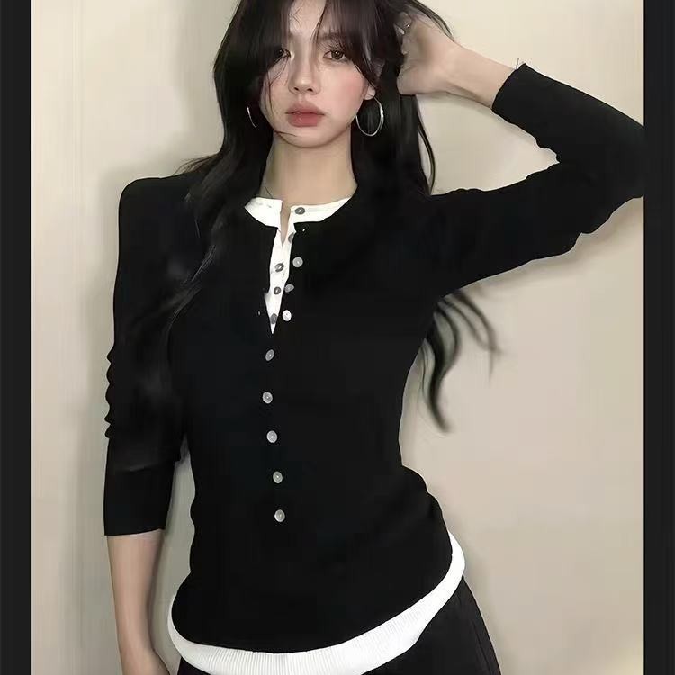 Women's Black Fake Two Pieces Knitted Bottoming Shirt