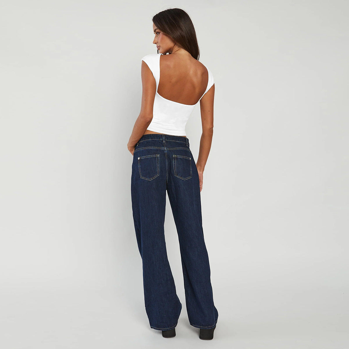 Blusa Femenina de Cuello Redondo con Espalda Descubierta