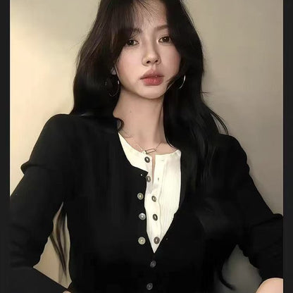 Women's Black Fake Two Pieces Knitted Bottoming Shirt