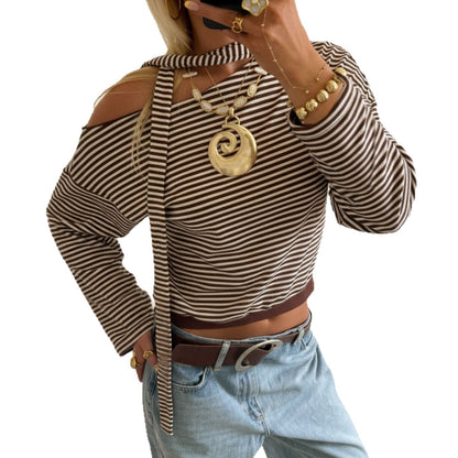 Polera de Manga Larga con Estampado de Rayas Diagonales y Estilo Elegante